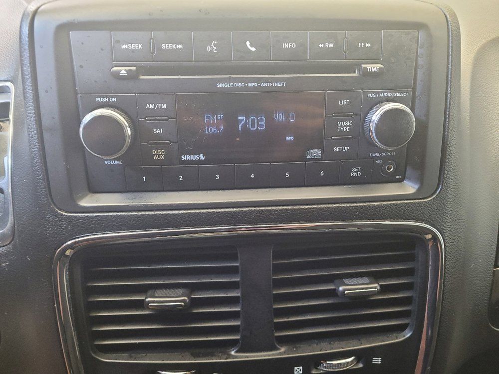 Used 2014 Dodge Grand Caravan SE FWD image 25