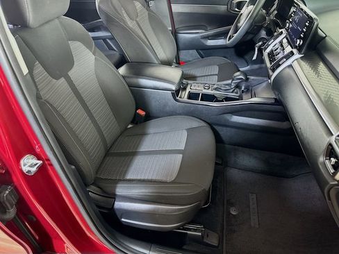 Used 2022 Kia Sorento LX image 11