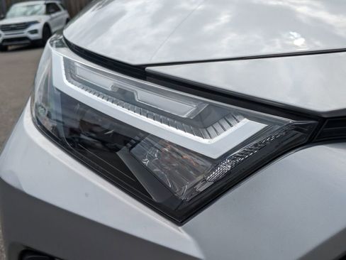 Used 2023 Toyota RAV4 XLE FWD image 10