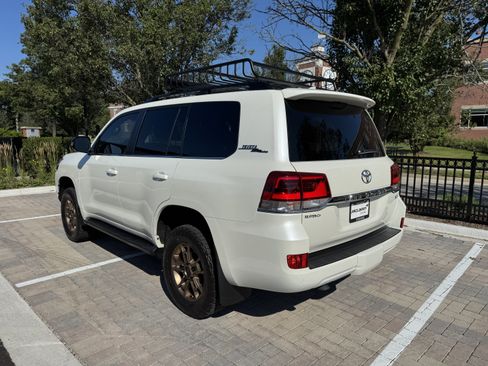 Used 2021 Toyota Land Cruiser Heritage Edition AWD/4WD image 3