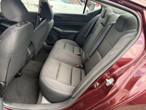 Used 2024 Nissan Altima 2.5 SV FWD image 37