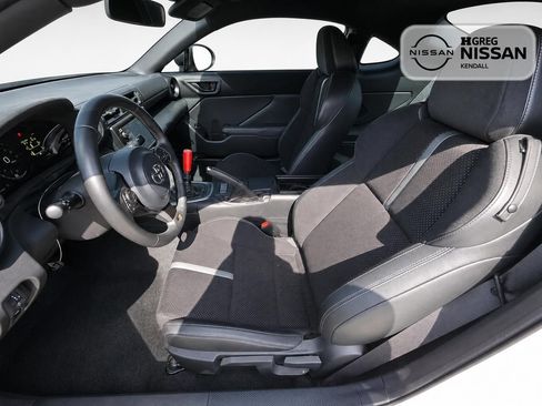 Used 2025 Toyota GR86 Premium RWD image 7