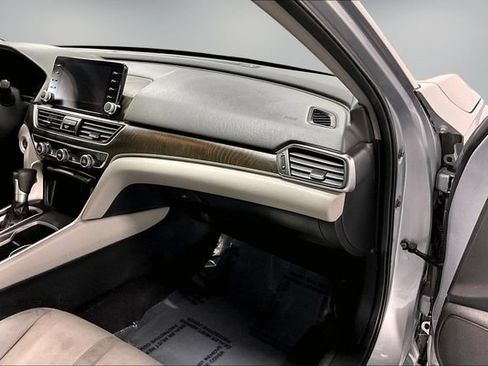 Used 2020 Honda Accord EX image 24