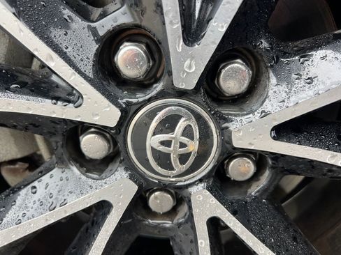 Used 2019 Toyota Corolla XSE FWD image 31