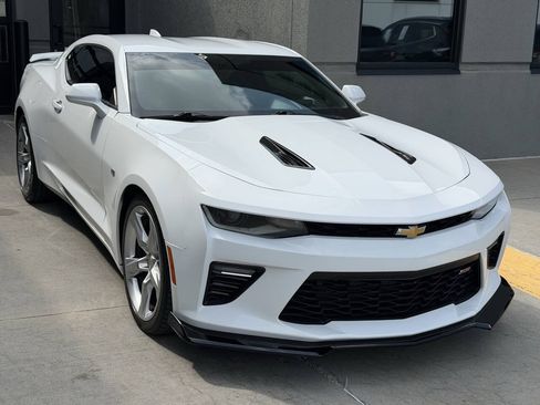 Used 2017 Chevrolet Camaro SS RWD image 7