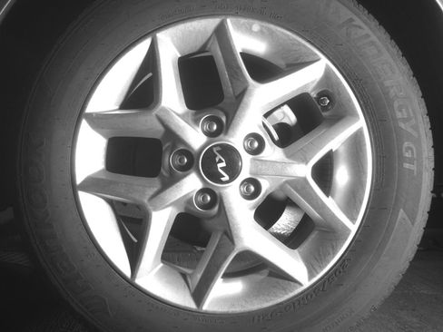 Used 2025 Kia Soul LX w/ LX Technology Package FWD image 14