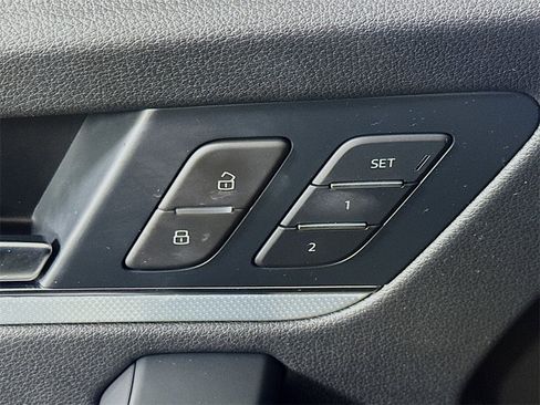 Used 2025 Audi Q5 Prestige image 21