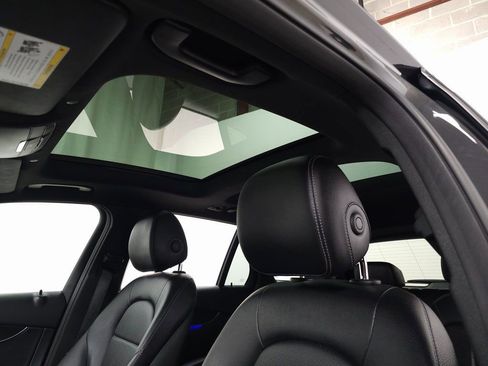 Used 2022 Mercedes-Benz GLC 300 4MATIC image 18