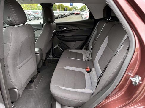 Used 2023 Chevrolet TrailBlazer LT w/ Convenience Package FWD image 12