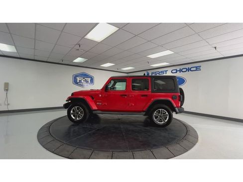 Used 2020 Jeep Wrangler Unlimited Sahara AWD/4WD image 7