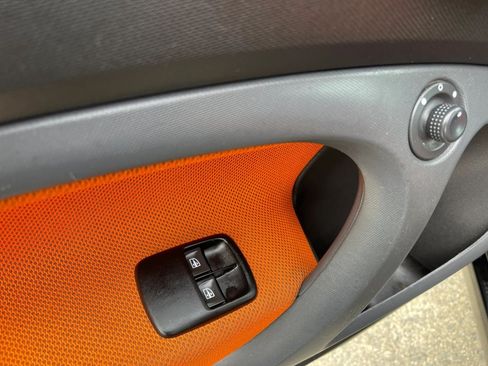 Used 2016 smart fortwo pure RWD image 21