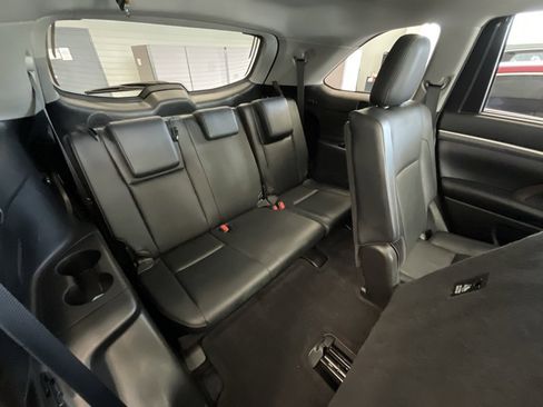 Used 2019 Toyota Highlander Limited Platinum image 22