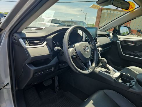 Used 2021 Toyota RAV4 XLE Premium AWD/4WD image 16