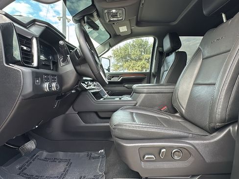 Used 2024 GMC Sierra 2500 Denali w/ Denali Reserve Package image 9