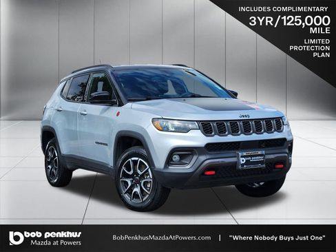 Used 2025 Jeep Compass Trailhawk AWD/4WD image 1