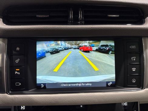 Used 2017 Jaguar XF Prestige image 87