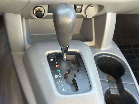Used 2011 Toyota Tacoma 2WD Regular Cab image 10
