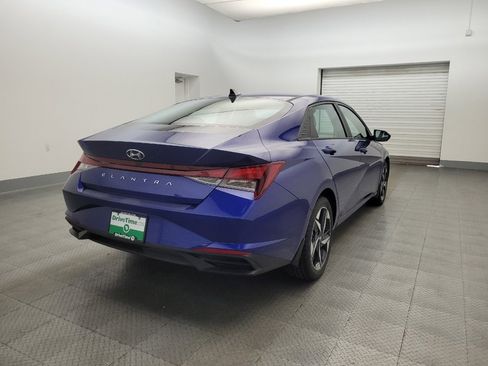 Used 2023 Hyundai Elantra SEL w/ Convenience Package image 9