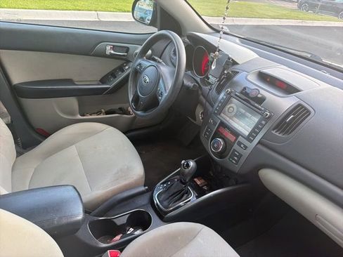 Used 2013 Kia Forte EX w/ Tech Pkg FWD image 13