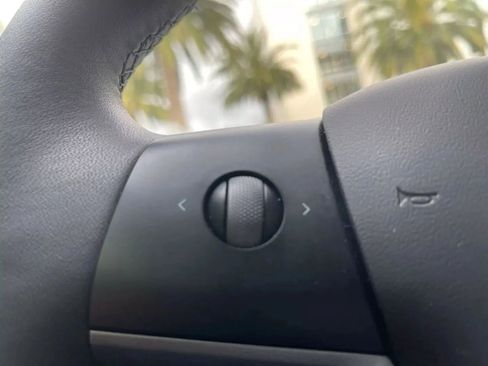 Used 2022 Tesla Model 3 Long Range image 25