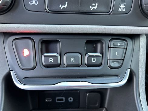 Used 2019 GMC Terrain SLE image 17