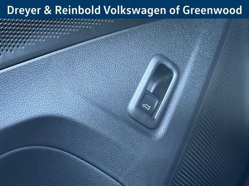 New 2025 Volkswagen Tiguan SE R-Line image 28