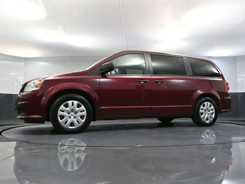 Used 2020 Dodge Grand Caravan SE w/ UConnect Hands-Free Group image 47