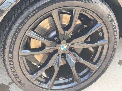 Used 2024 BMW X7 M60i w/ Executive Package image 8