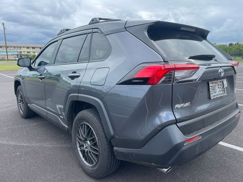 Used 2022 Toyota RAV4 XLE AWD/4WD image 7