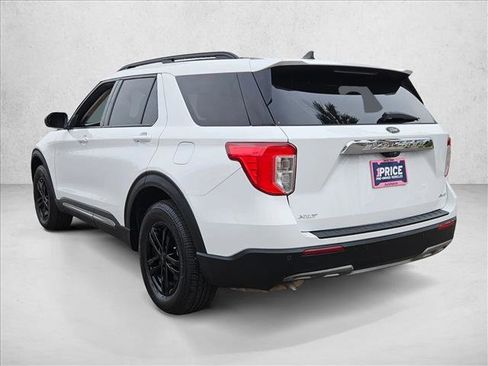 Used 2022 Ford Explorer XLT w/ Equipment Group 202A AWD/4WD image 9