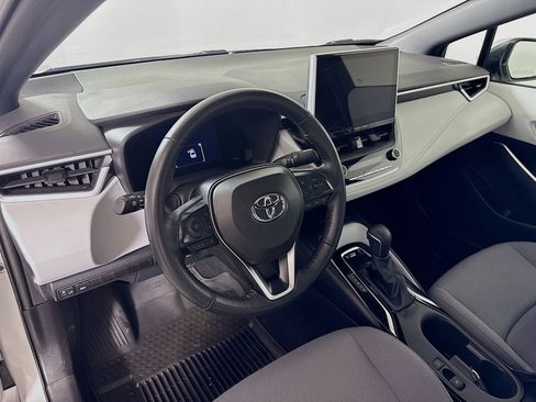 Certified 2025 Toyota Corolla SE image 9