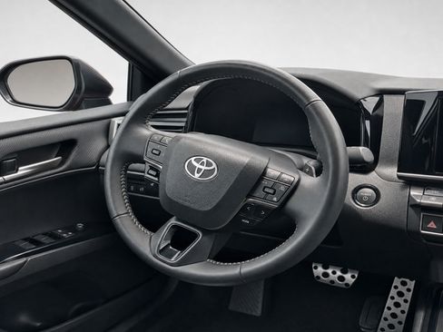Used 2025 Toyota Corolla LE FWD image 16