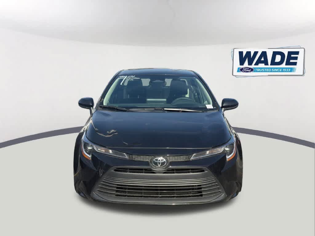 Used 2026 Toyota Corolla LE FWD image 2