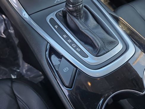 Used 2016 Ford Edge Titanium w/ Technology Package image 28