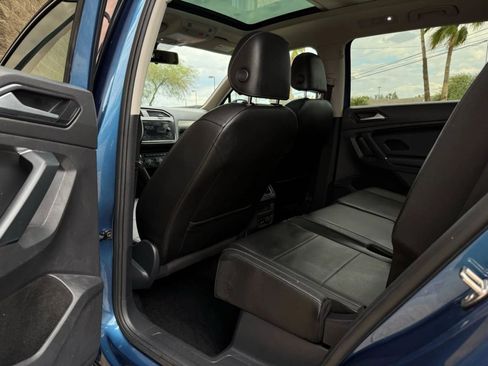 Used 2018 Volkswagen Tiguan SE w/ Panoramic Sunroof Package image 41