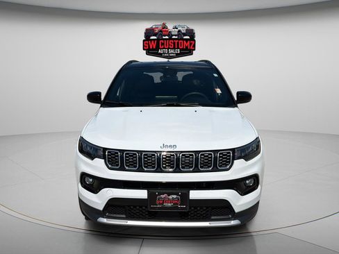 Used 2025 Jeep Compass Limited AWD/4WD image 2