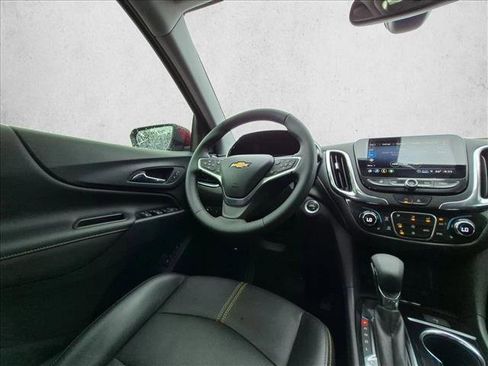 Used 2023 Chevrolet Equinox Premier w/ LPO, Floor Liner Package FWD image 7