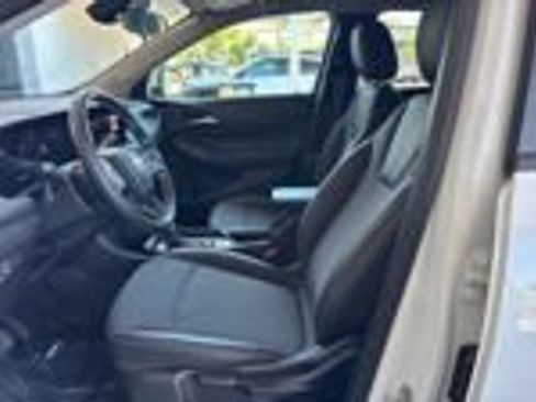Used 2025 Buick Encore GX Preferred FWD image 37
