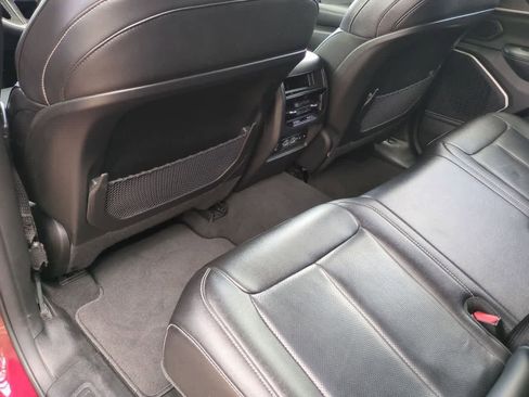 Certified 2023 Jeep Grand Cherokee Limited w/ Luxury Tech Group II AWD/4WD image 19