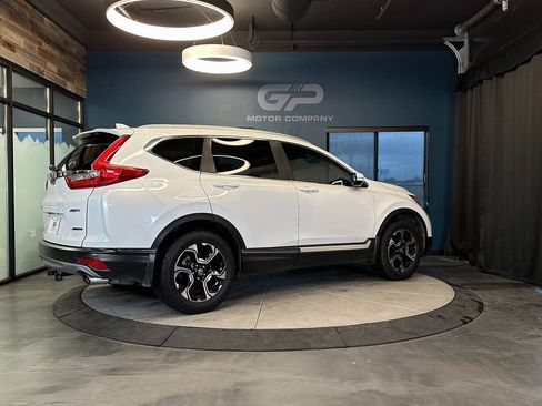 Used 2019 Honda CR-V Touring image 3
