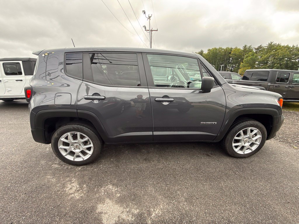 Certified 2023 Jeep Renegade Latitude AWD/4WD image 6