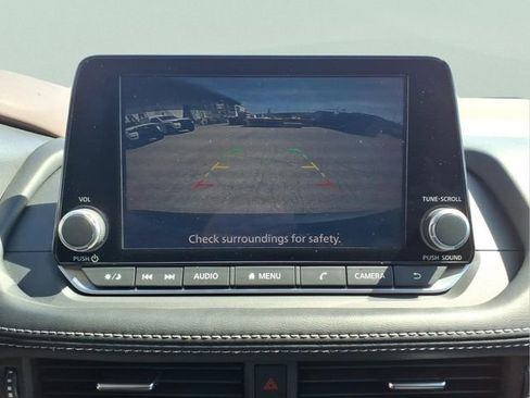 Used 2023 Nissan Rogue S image 19