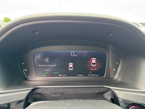 Used 2023 Honda Accord Touring image 12