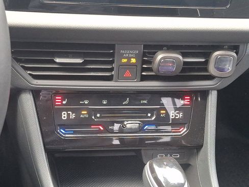 Used 2025 Volkswagen Jetta Sport image 28