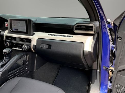 Used 2024 Toyota Tacoma TRD Off-Road image 27