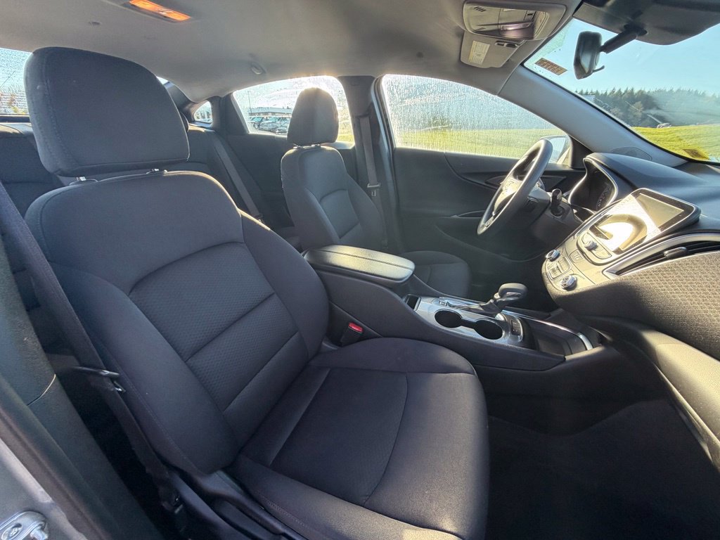 Used 2025 Chevrolet Malibu LT FWD image 31