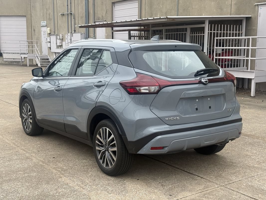Used 2024 Nissan Kicks SV FWD image 4
