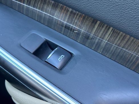 Used 2025 Cadillac XT4 Premium Luxury FWD image 20