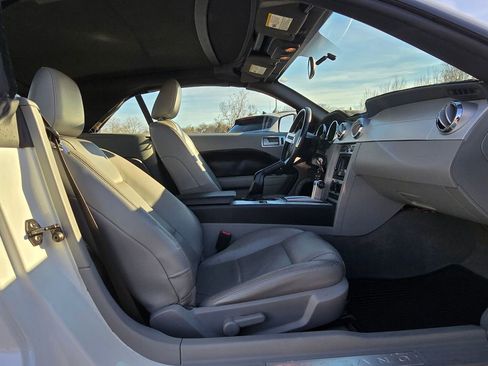 Used 2009 Ford Mustang V6 image 9