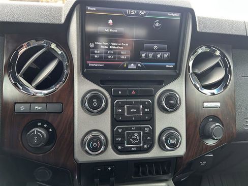 Used 2016 Ford F250 Lariat w/ Lariat Interior Package image 17